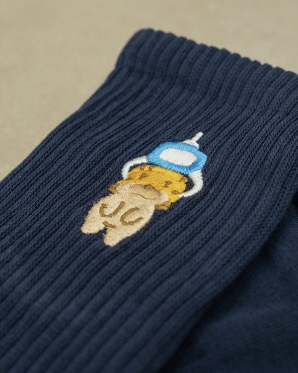 《冷帽小狗》限量香港聯名刺繡中筒襪