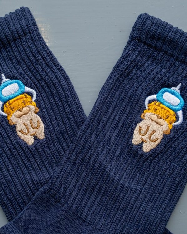 《冷帽小狗》限量香港聯名刺繡中筒襪