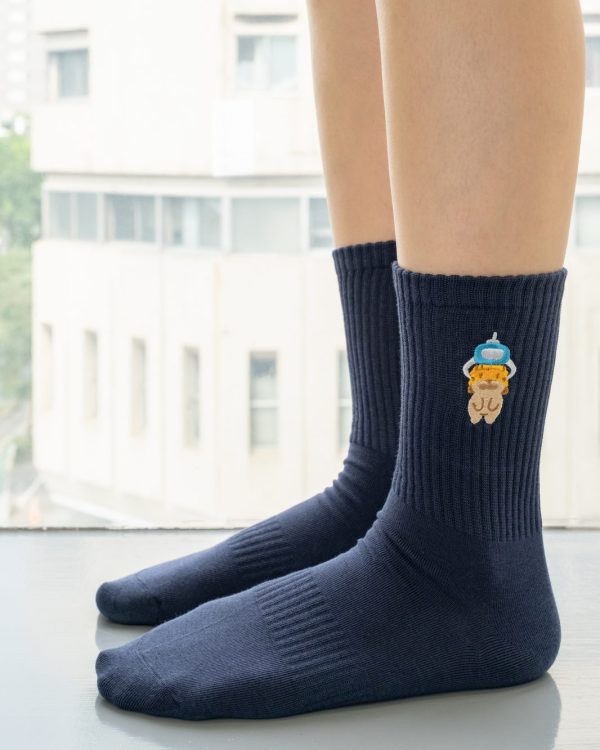 《冷帽小狗》限量香港聯名刺繡中筒襪